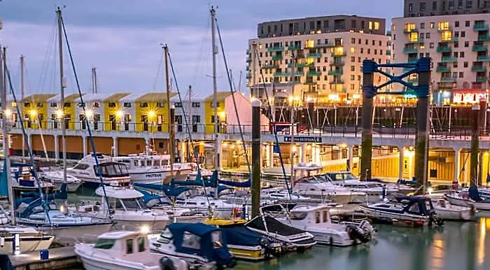 Floating Boat View - Sea View - Brighton Marina
