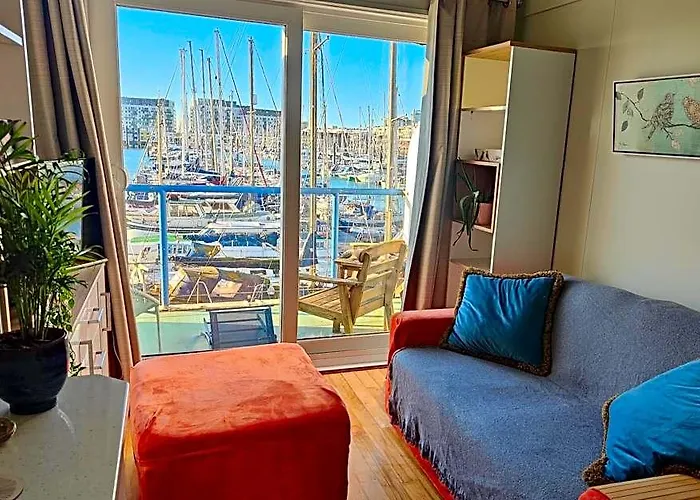 Floating Boat View - Sea View - Brighton Marina